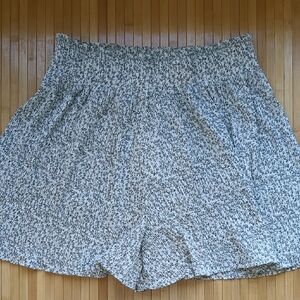 Women's Promesa Black and White Floral Shorts Skort, Size Large, NEW